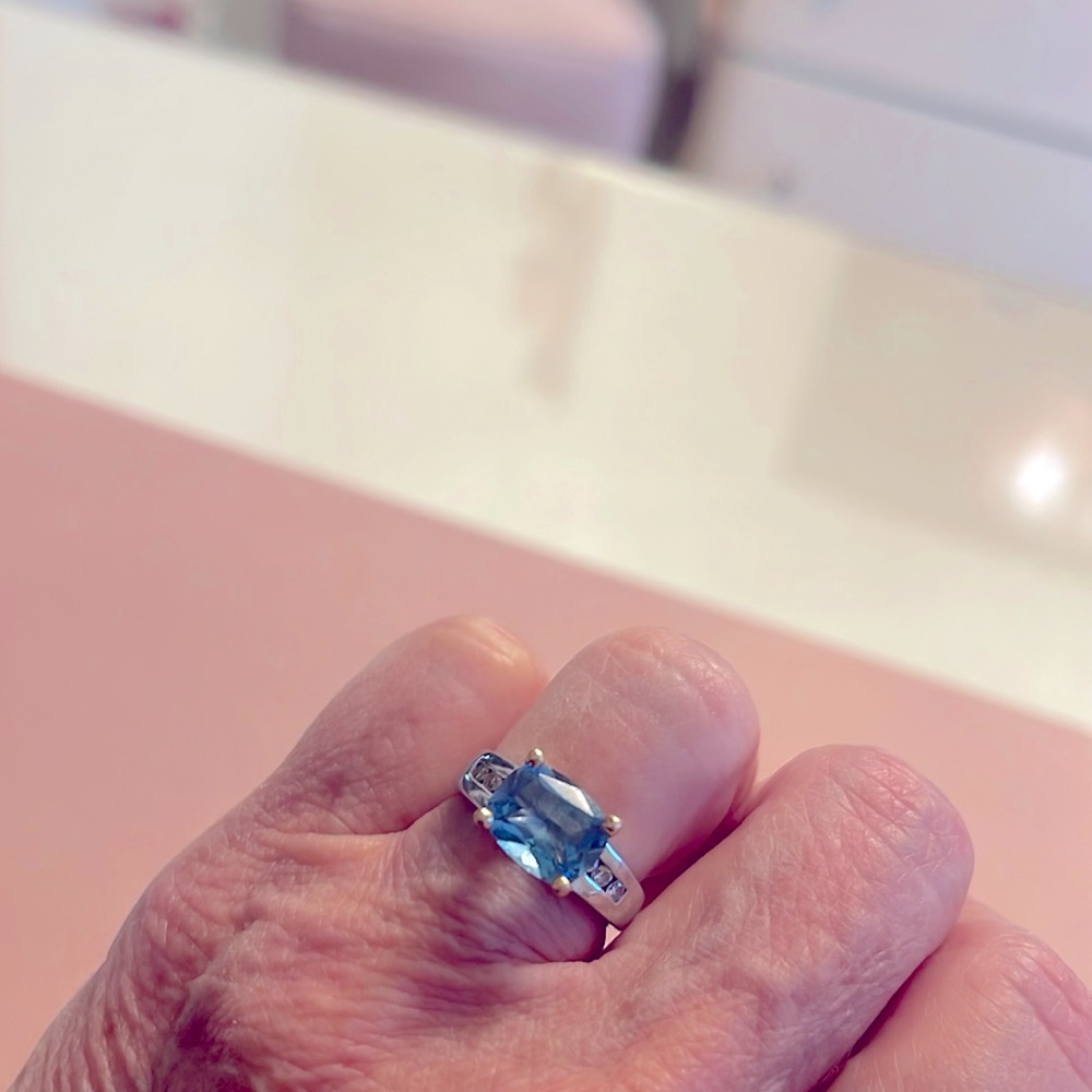 Aquamarine 14K White Gold sz6 w/gold prongs